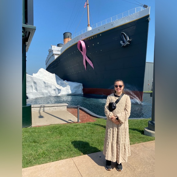 Meet your Posher, Jenn - Picture 9 of 16